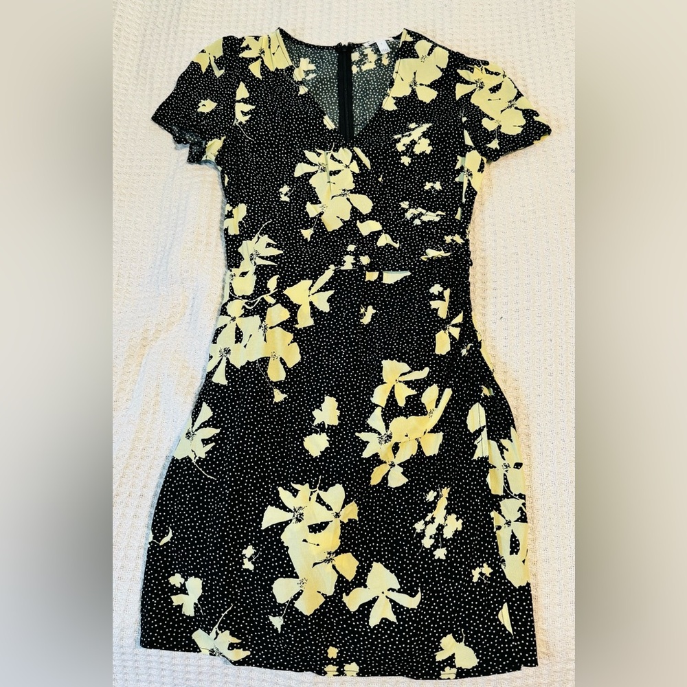 Chic Like-New Ruched Faux Wrap Leith Dress from Nordstrom - Sculpt Your Body!